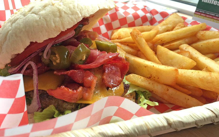 Mama’s Fresh Streetfood Co. A muststop for burger lovers in the Grafenwoehr area Stars and